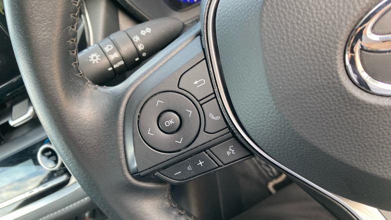 Toyota Corolla 1.8 VVT-i Hybrid Icon Tech 5dr CVT Hybrid Estate